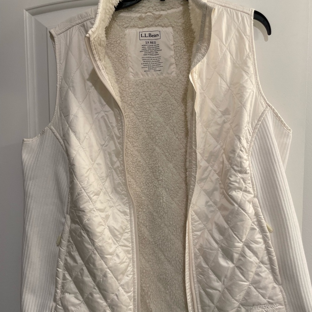 L.L. Bean Cream Quilted Sherpa Vest with ribbed sides. Women’s size 1X Reg. - Picture 15 of 16